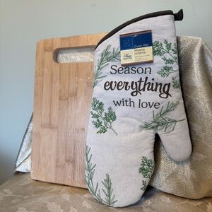 Oven Mitt & Cutting Board Combo Bamboo 2024 Housewarming Gift herb decal 2 piece